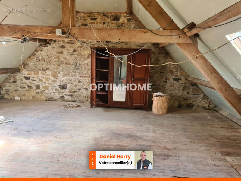 Maison à SAINT-DERRIEN