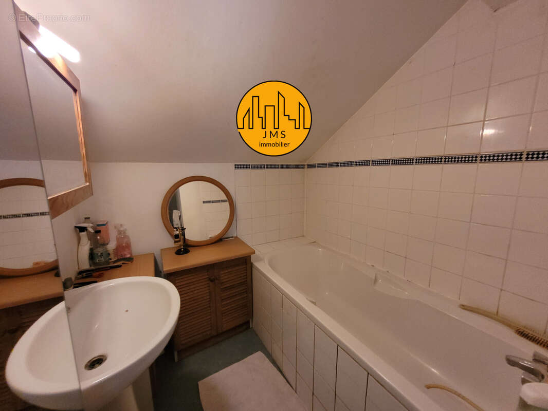 Maison à CHATEL-DE-NEUVRE