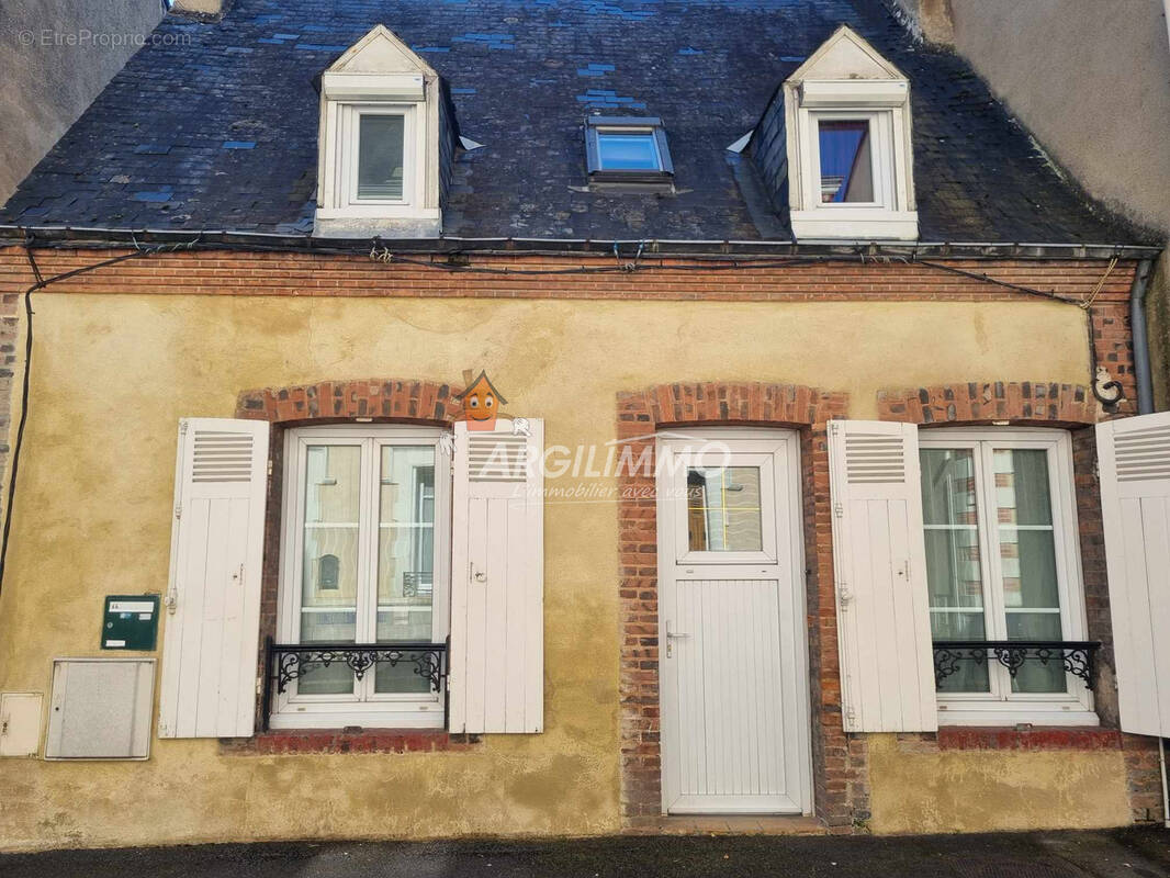Maison à SAINT-CALAIS