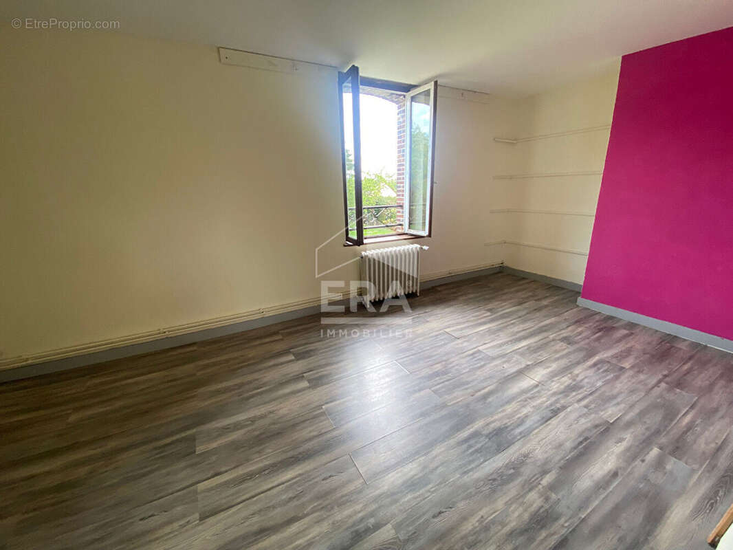 Maison à NEUILLY-SUR-EURE