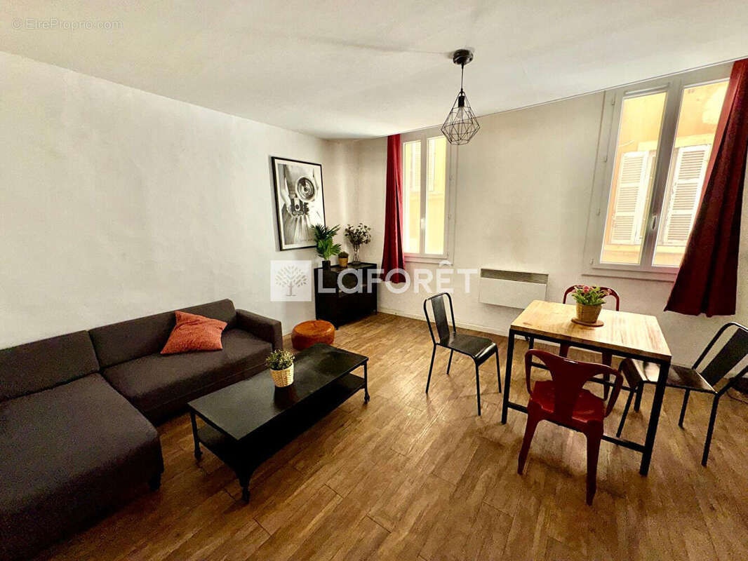 Appartement à MARSEILLE-2E