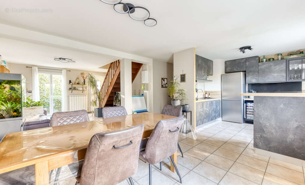 Maison à OZOIR-LA-FERRIERE