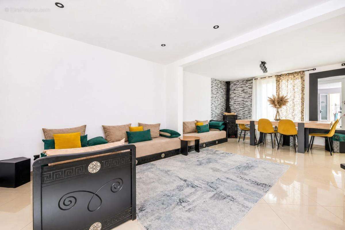 Appartement T3 rénové avec terrasse, Villeneuve-St-Georges - photo 11