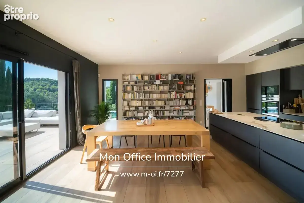 Référence : 7277-ABO - Maison contemporaine de 240 m² avec piscine et vue dégagée – Saint-Marc-Jaumegarde - photo 5