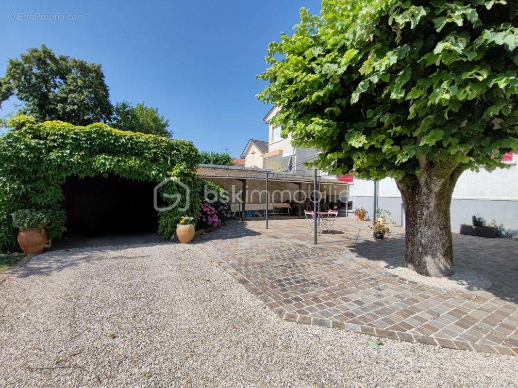 Maison à TOURY