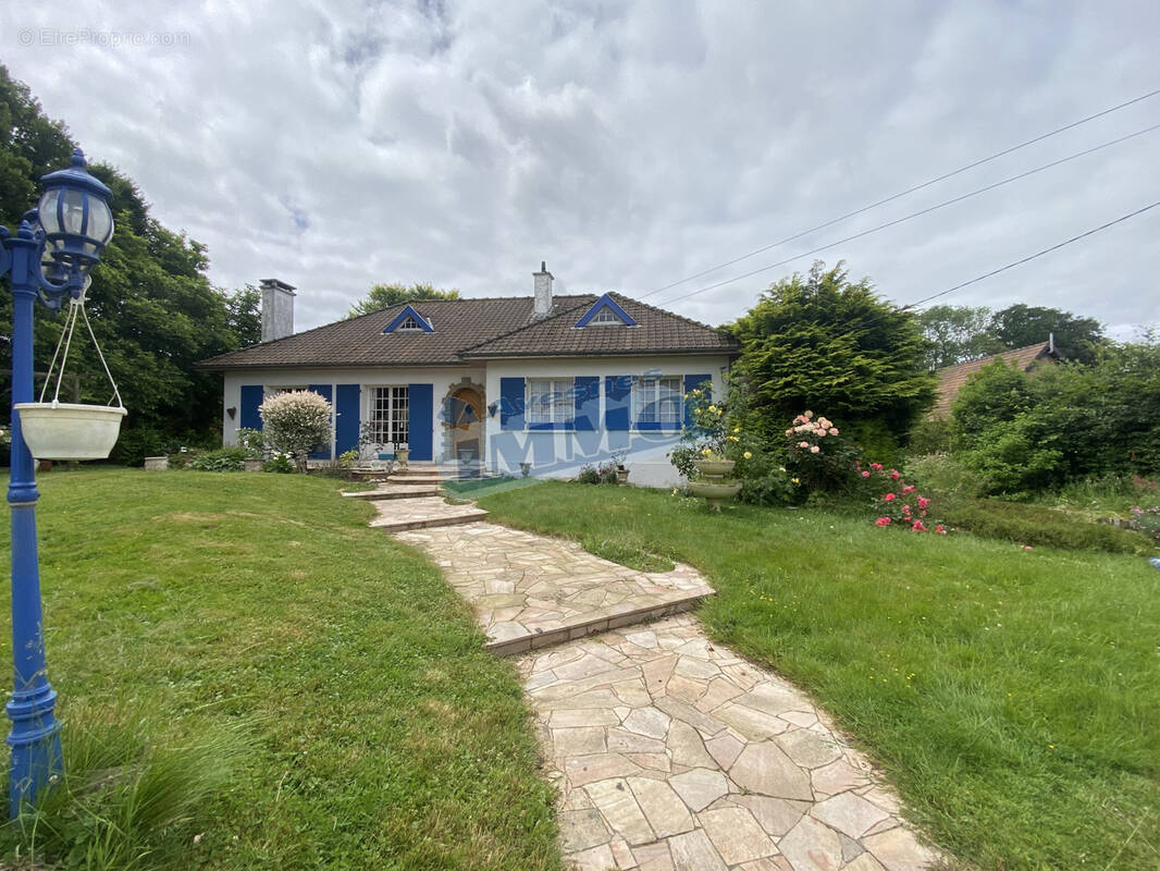 Appartement à AVESNES-LE-COMTE