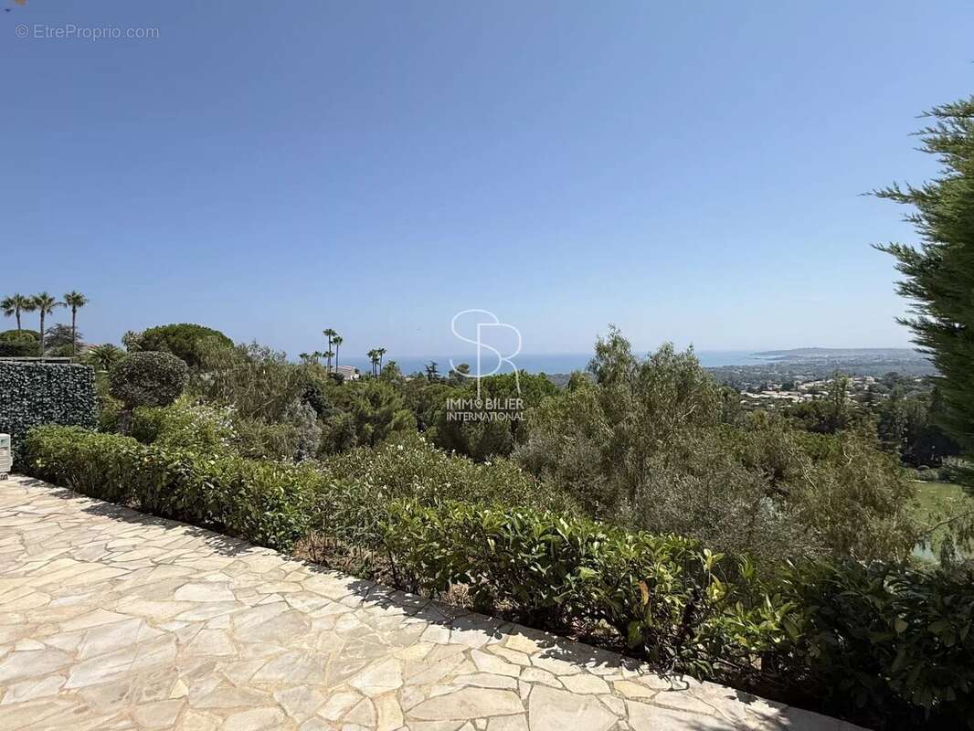 Villeneuve-Loubet · Hauts de Vaugrenier · Appartement 3 pièces vue mer panoramique - photo 7