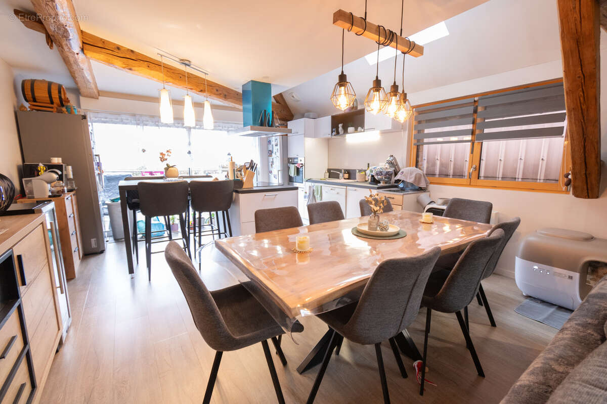 Appartement à FRASNE