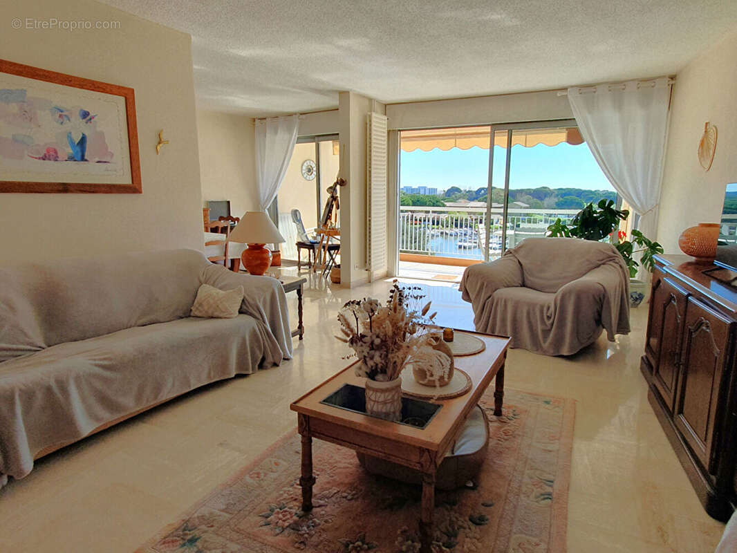 Appartement à MANDELIEU-LA-NAPOULE
