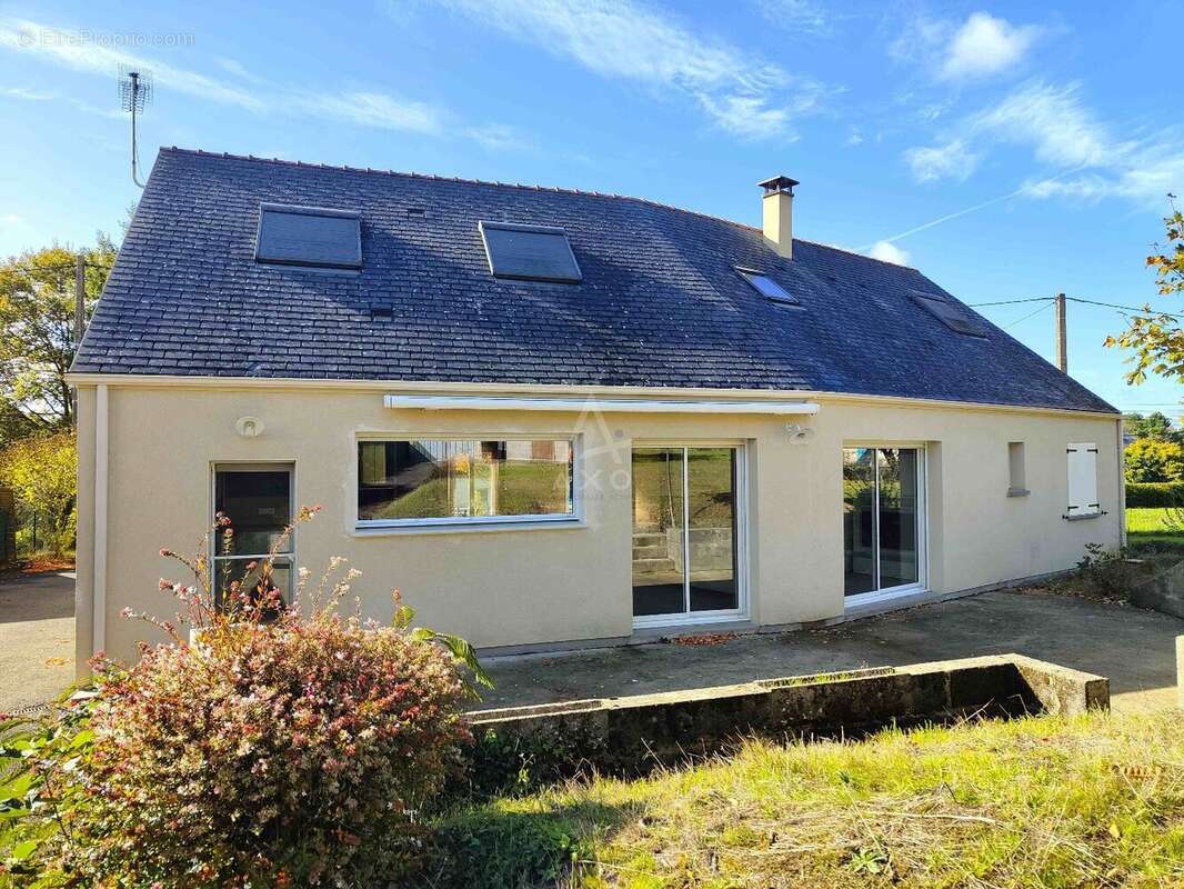 Maison à LA CHAPELLE-SAINT-LAUD