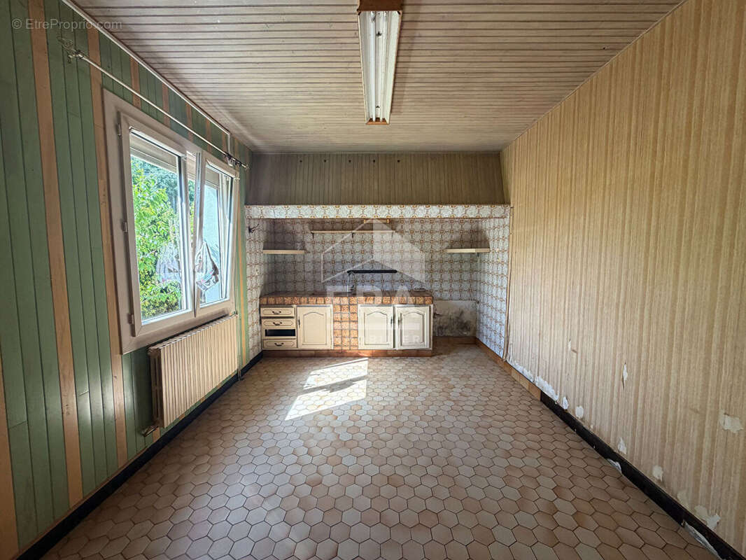 A Magné, belle maison familiale de 133 m² sur terrain clos et arboré - photo 3