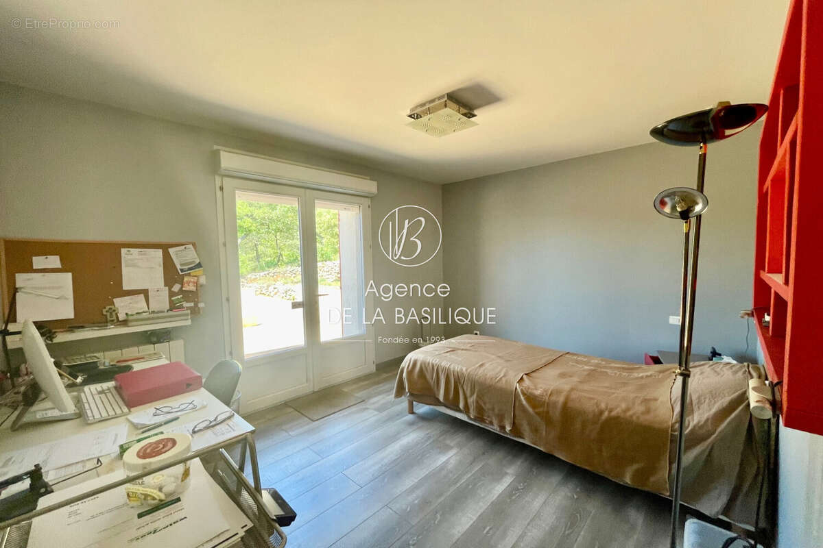 Maison à SAINT-MAXIMIN-LA-SAINTE-BAUME