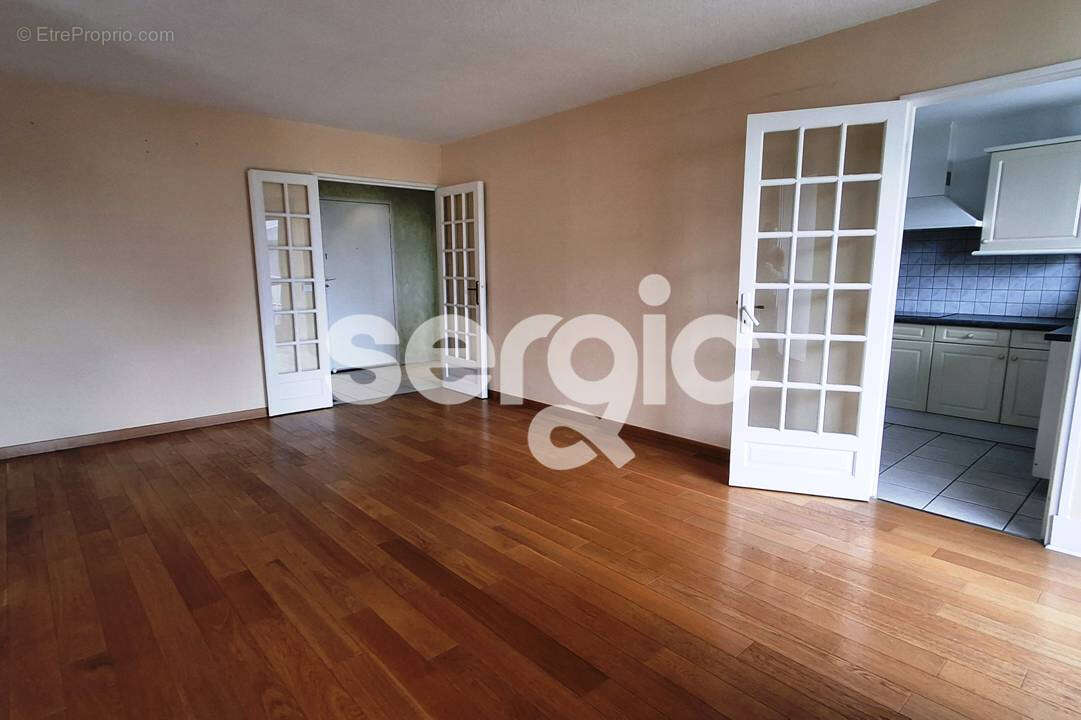Appartement à QUINCY-SOUS-SENART