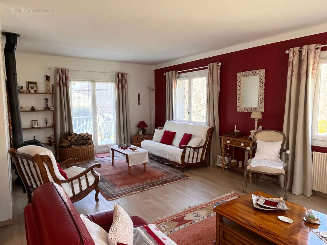 Maison à SAINT-VALLIER-DE-THIEY