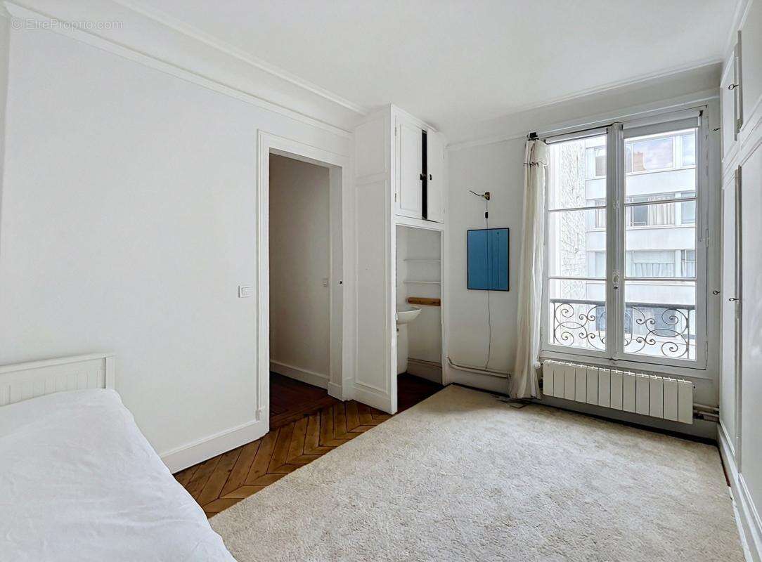 Appartement à PARIS-8E