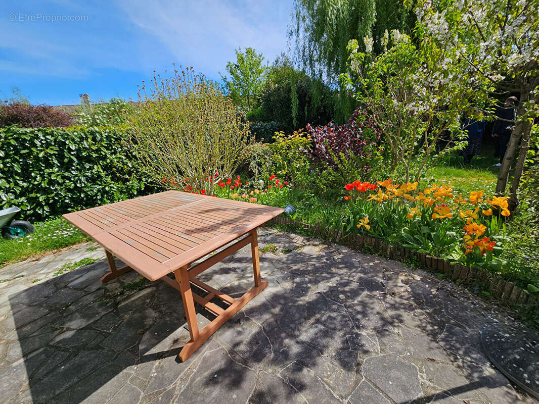 Maison à VOISINS-LE-BRETONNEUX