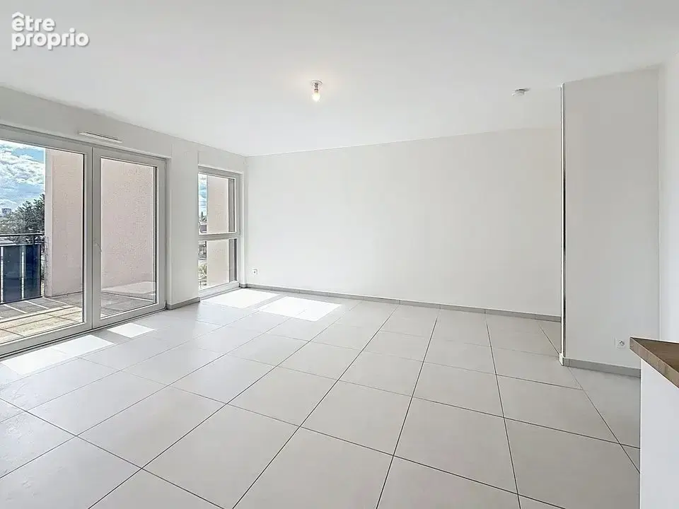 THIONVILLE - Appartement F3 terrasse - grand garage & parking extérieur privé -- 279 000,- € - photo 2