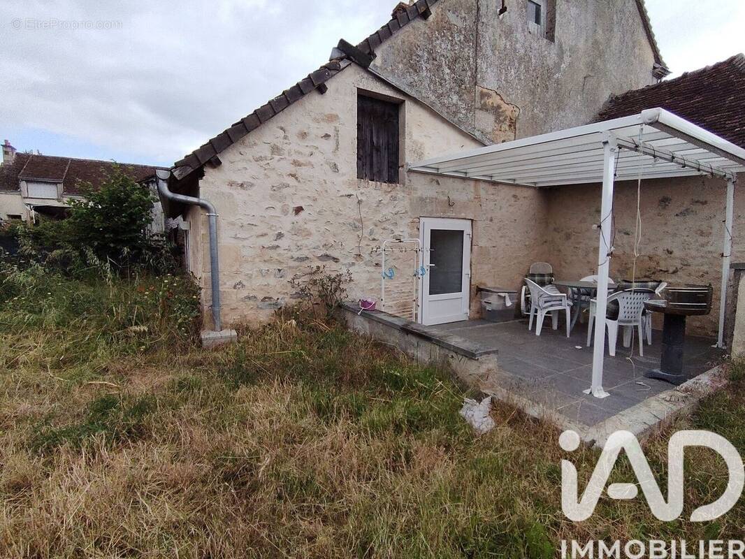 Photo 1 - Maison à NEUFCHATEL-EN-SAOSNOIS