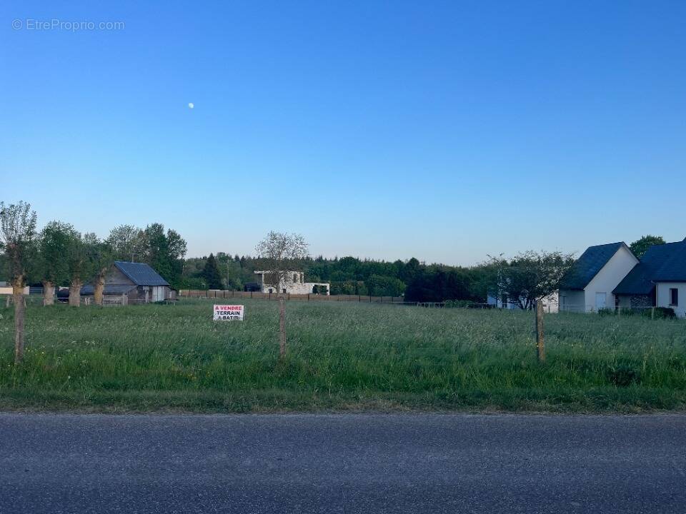 Terrain à FRESQUIENNES