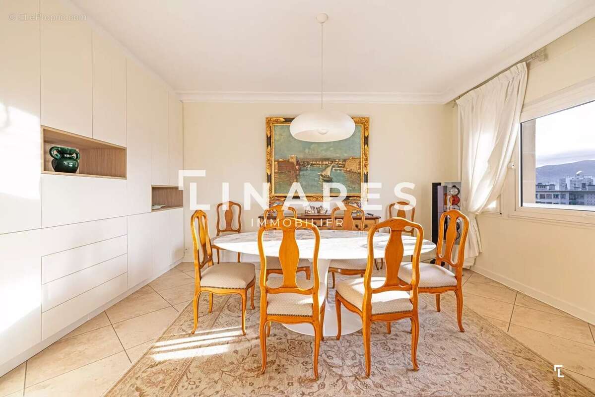 Appartement à MARSEILLE-8E