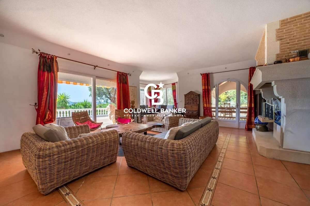 Villa de plain-pied avec panorama exceptionnel sur la Méditerranée - photo 27