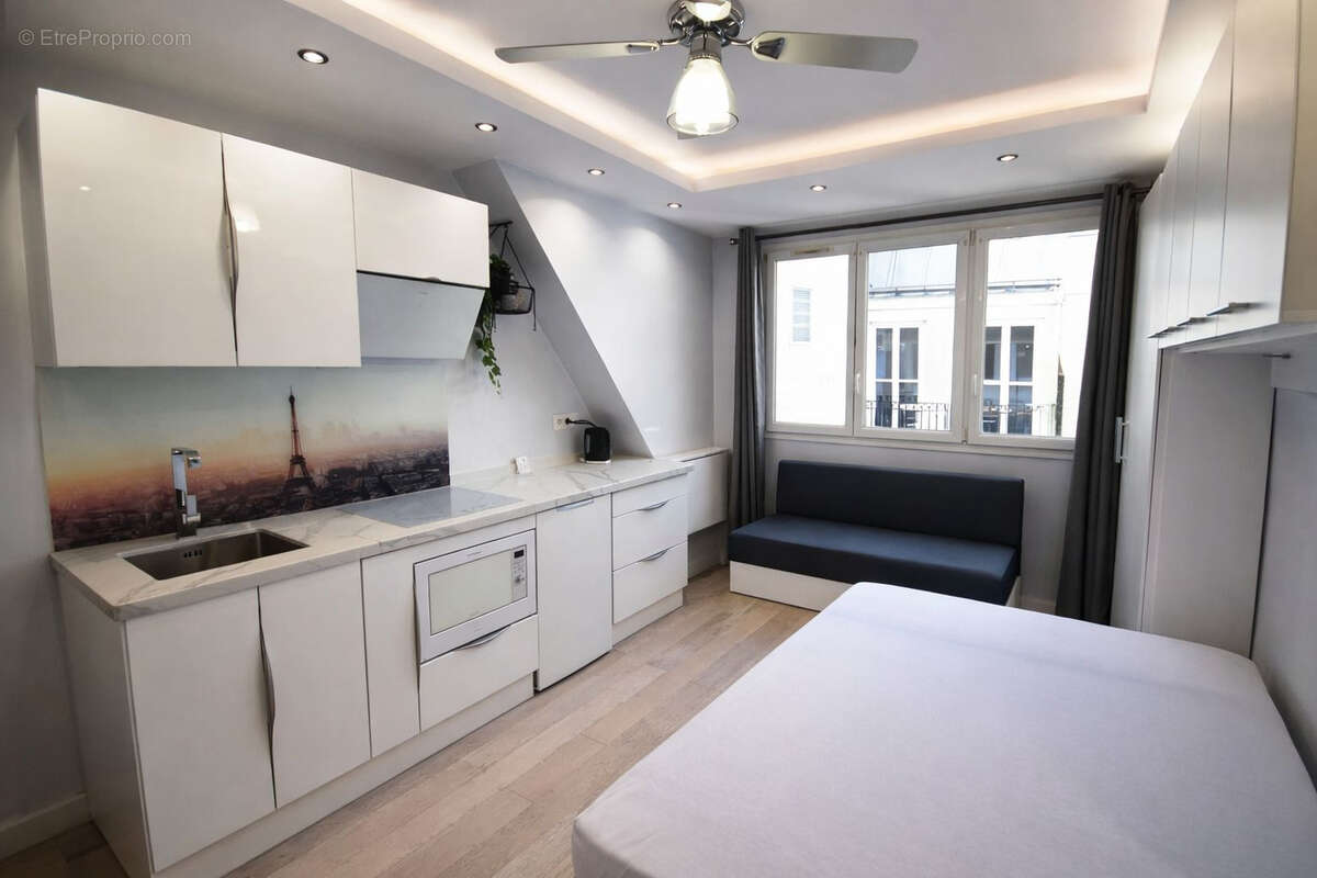 Appartement à PARIS-8E