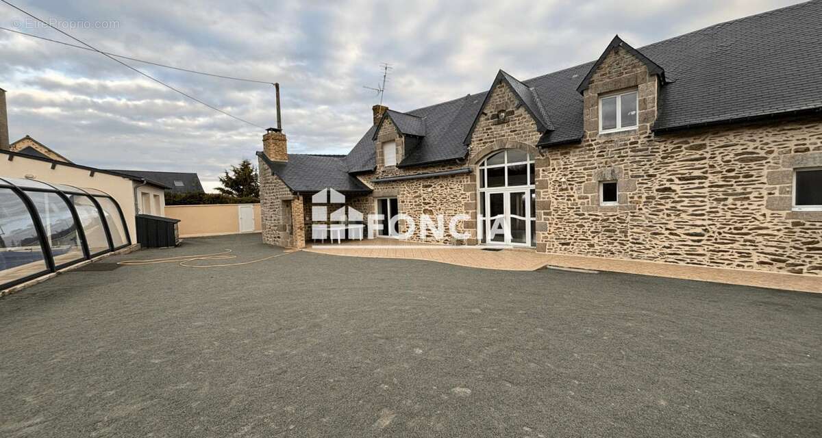 Maison à SILLE-LE-GUILLAUME