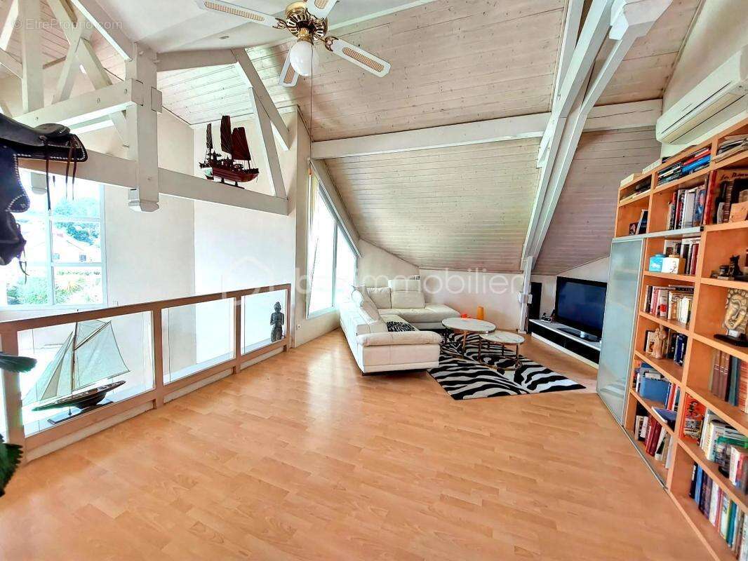 Maison d'architecte de 189 m² avec piscine - photo 2