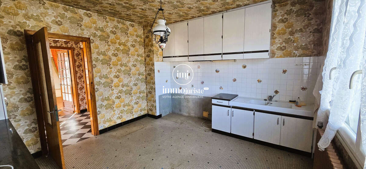 Maison 165 m² à Saint-Yrieix-La-Perche  - photo 9