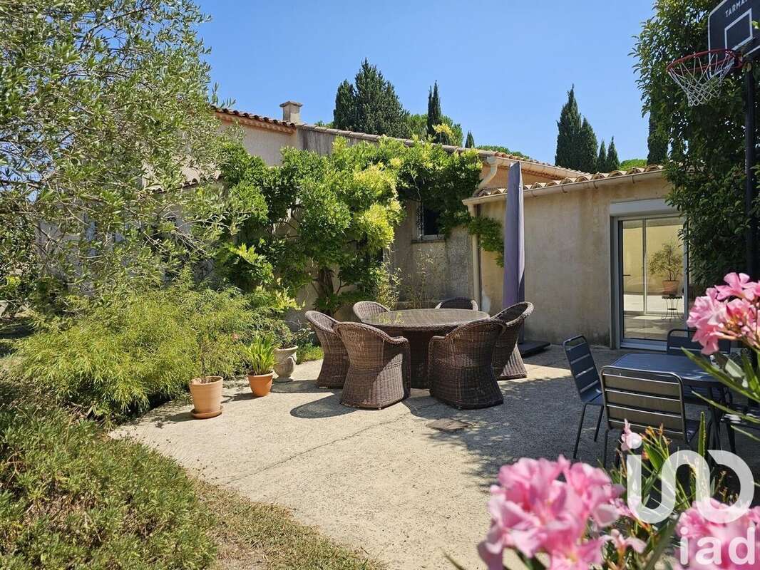 Photo 2 - Maison à CALVISSON