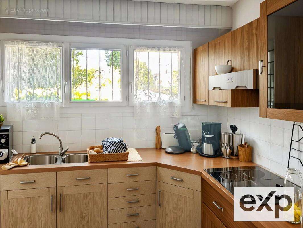 Maison à PELISSANNE