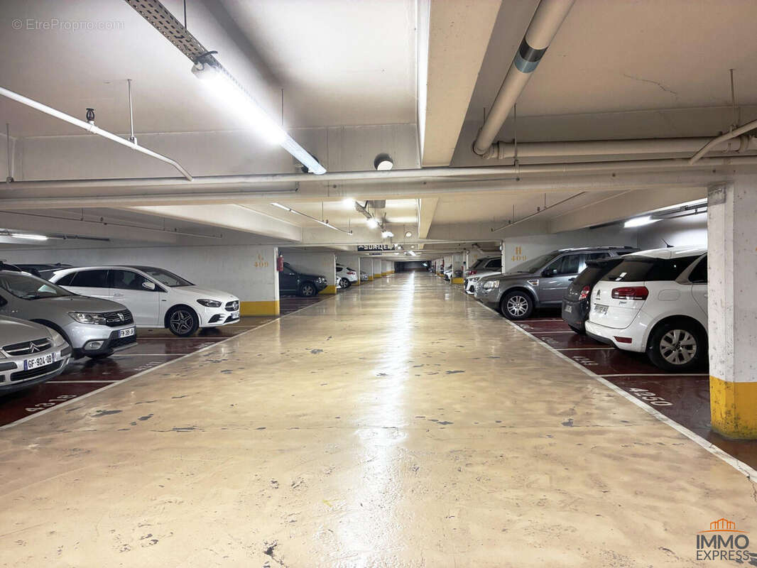 Parking à PARIS-13E