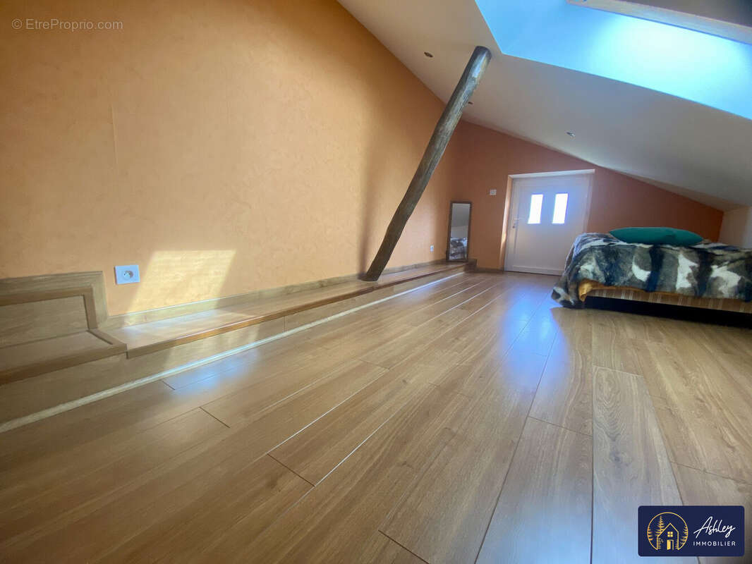 Maison 6 pièces BASSIGNAC - Maison à BASSIGNAC