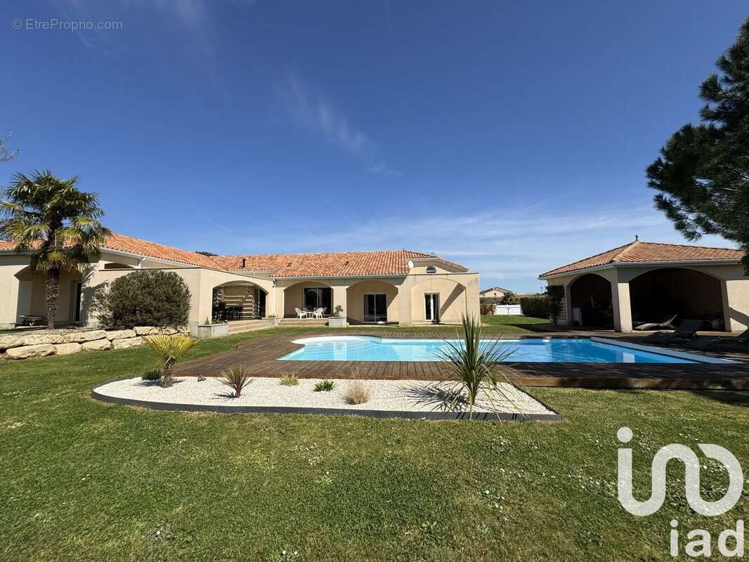 Photo 2 - Maison à BUXEROLLES