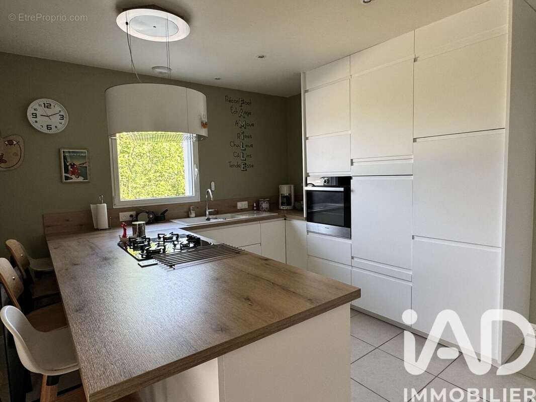Maison 185 m² à Cheffois  - photo 3