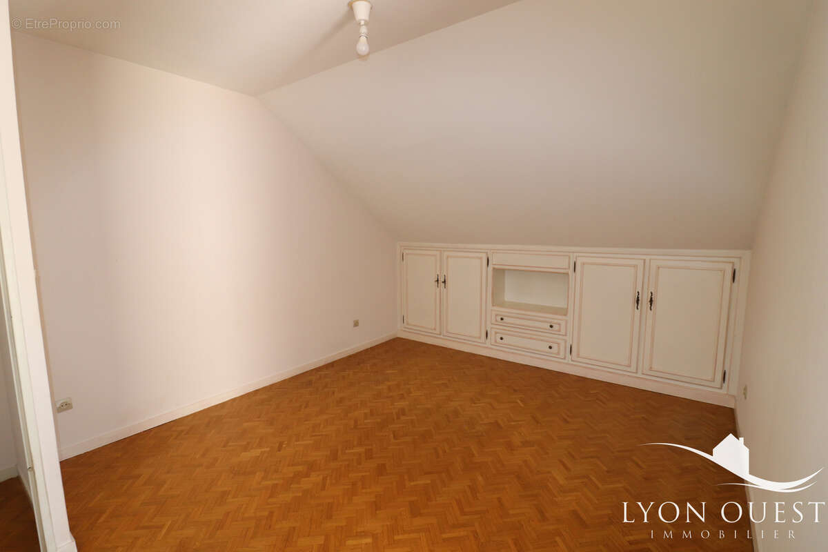Appartement à CHARBONNIERES-LES-BAINS