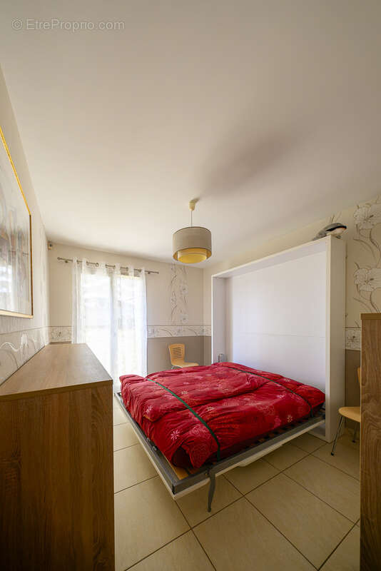 Maison à PERON