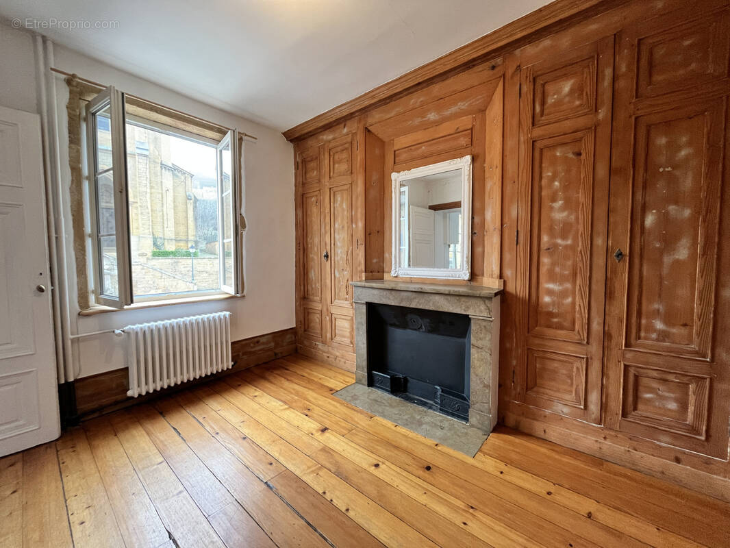 Maison à MONTMELAS-SAINT-SORLIN