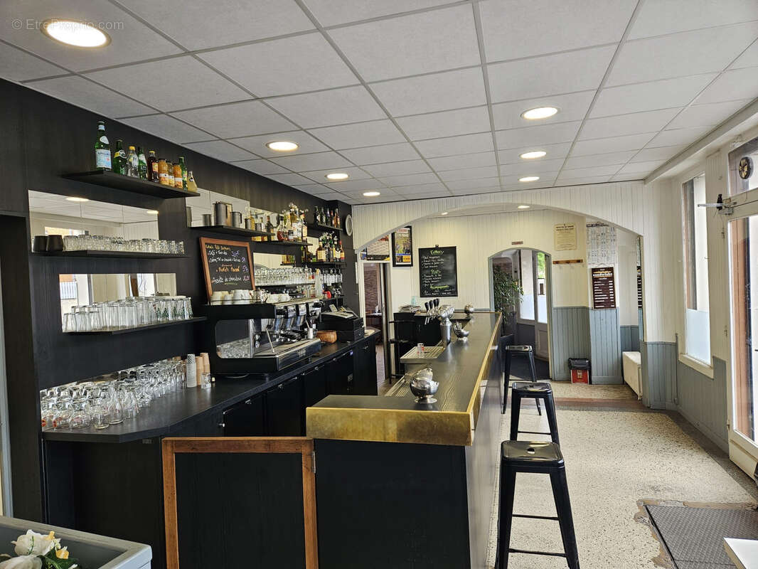 Commerce à SARTROUVILLE