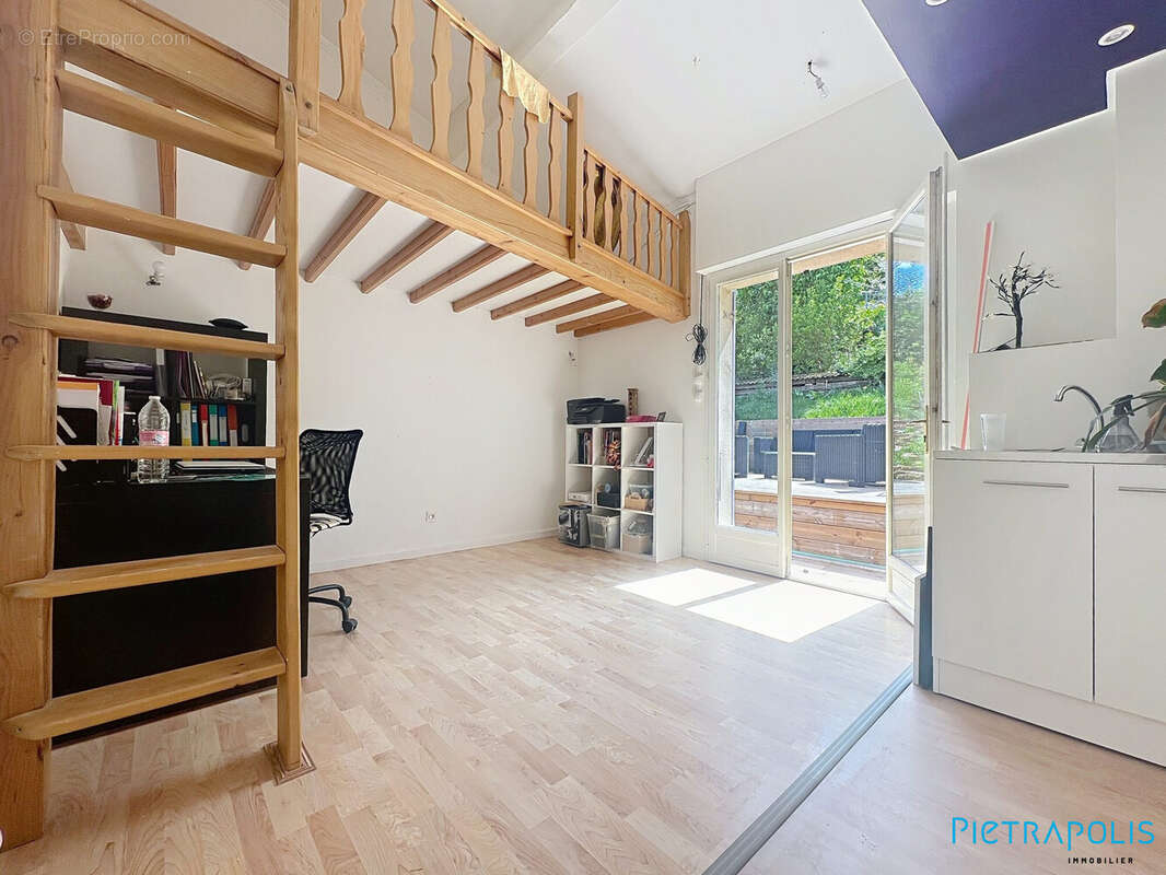Maison 185 m² à Pierreclos  - photo 7