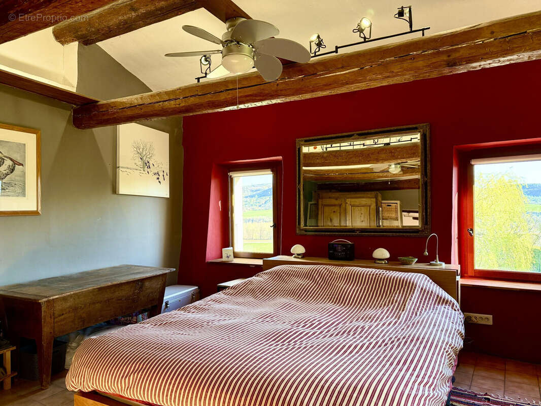 Dickjan POPPEMA d'eXp France vous propose un business provençal - Maison à BARRET-SUR-MEOUGE