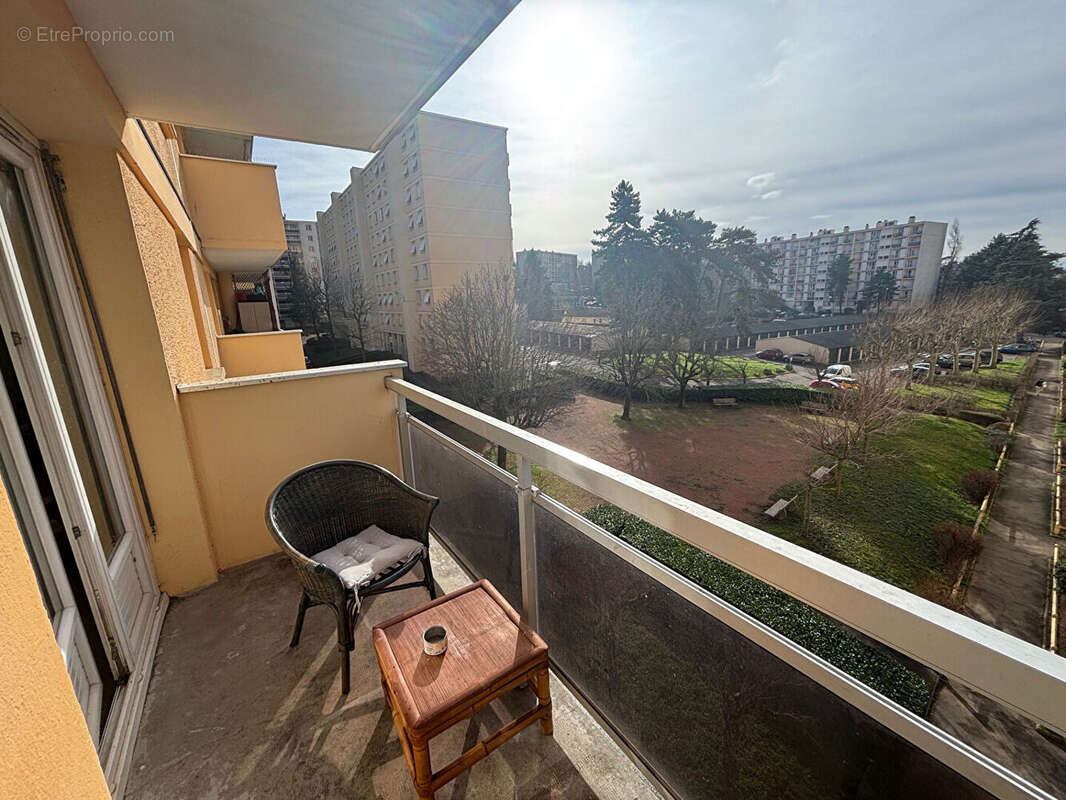 Appartement à SAINTE-FOY-LES-LYON