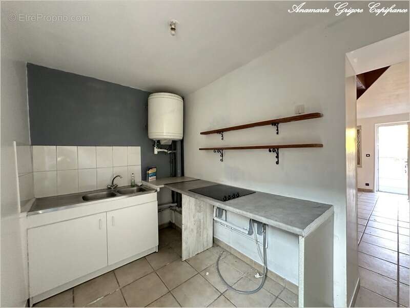 Maison à SAINT-VICTOR-DE-BUTHON