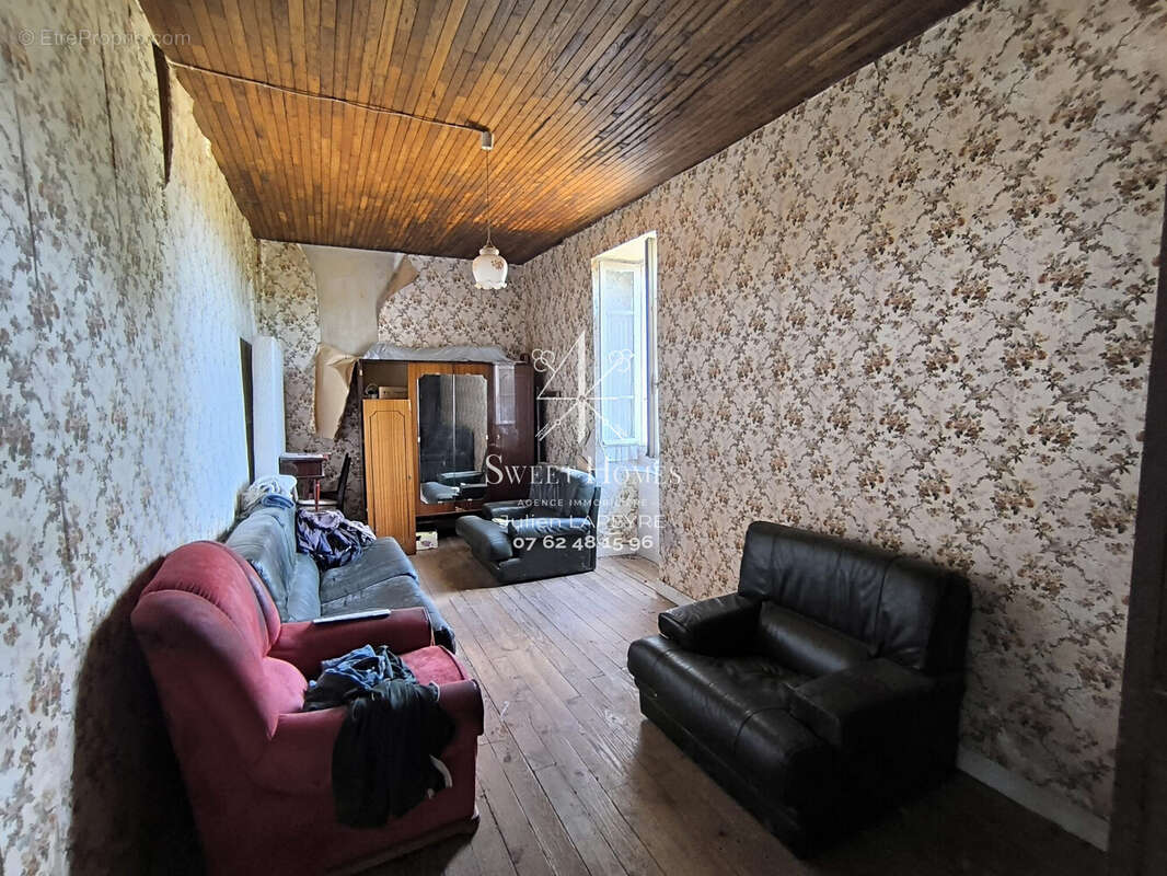 Maison à AJAT