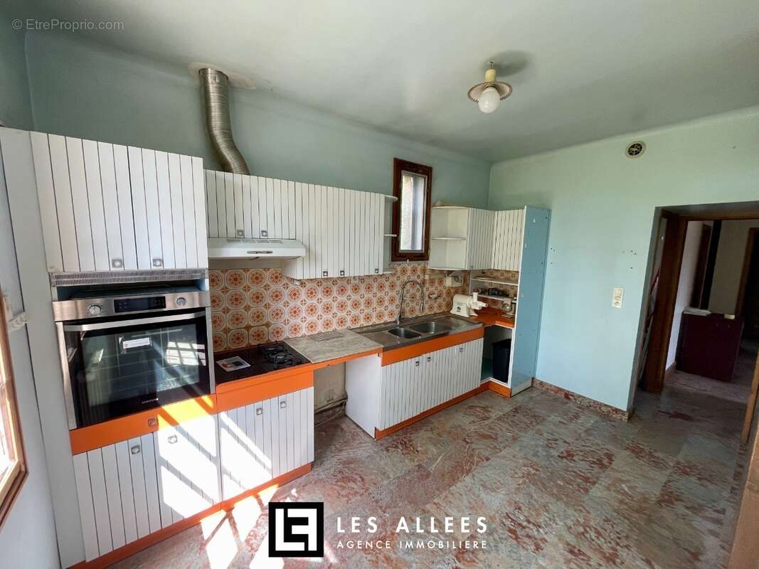 Maison 189 m² à Grillon  - photo 9