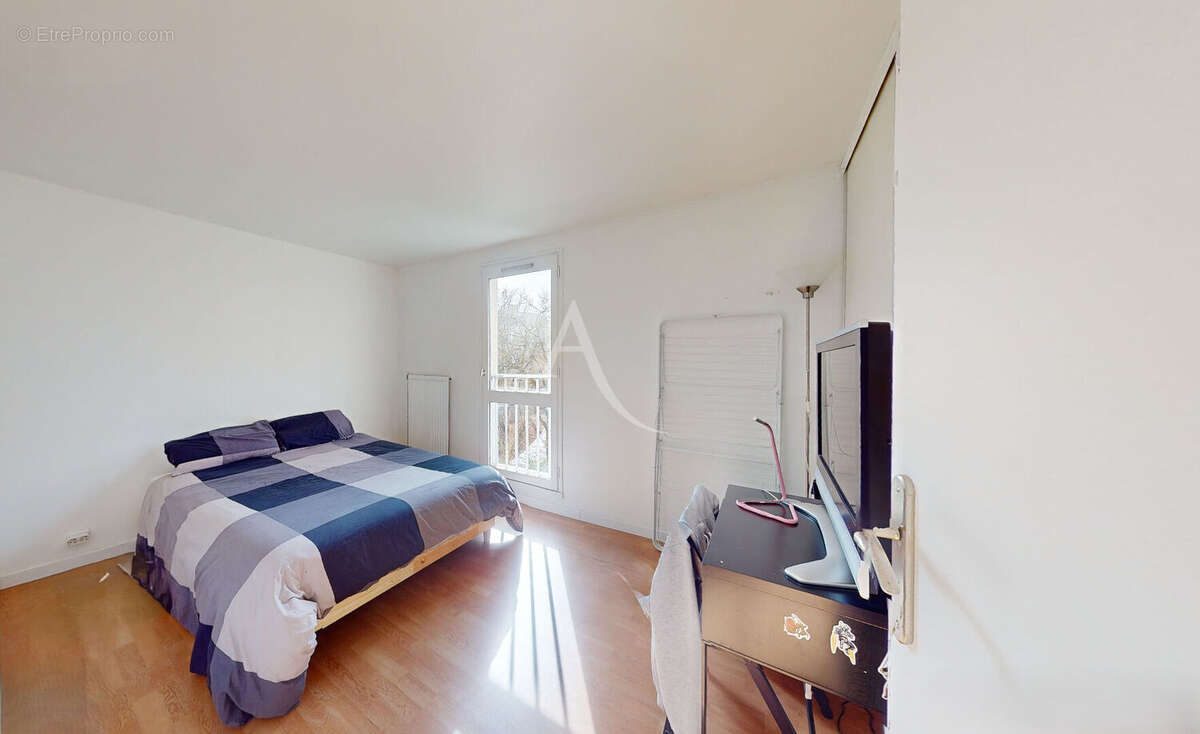 Appartement à COMBS-LA-VILLE