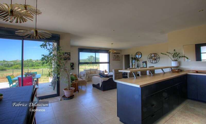 Maison à SAINT-SAUVEUR-DE-CRUZIERES