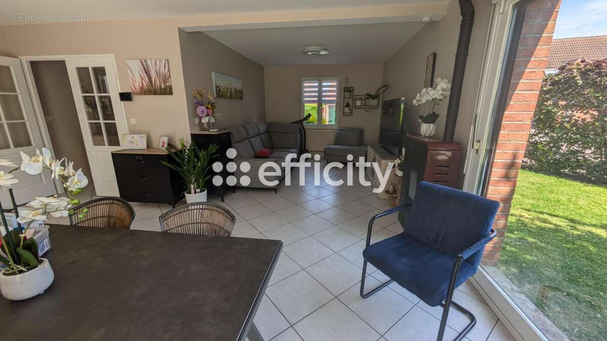 Maison à GONDECOURT