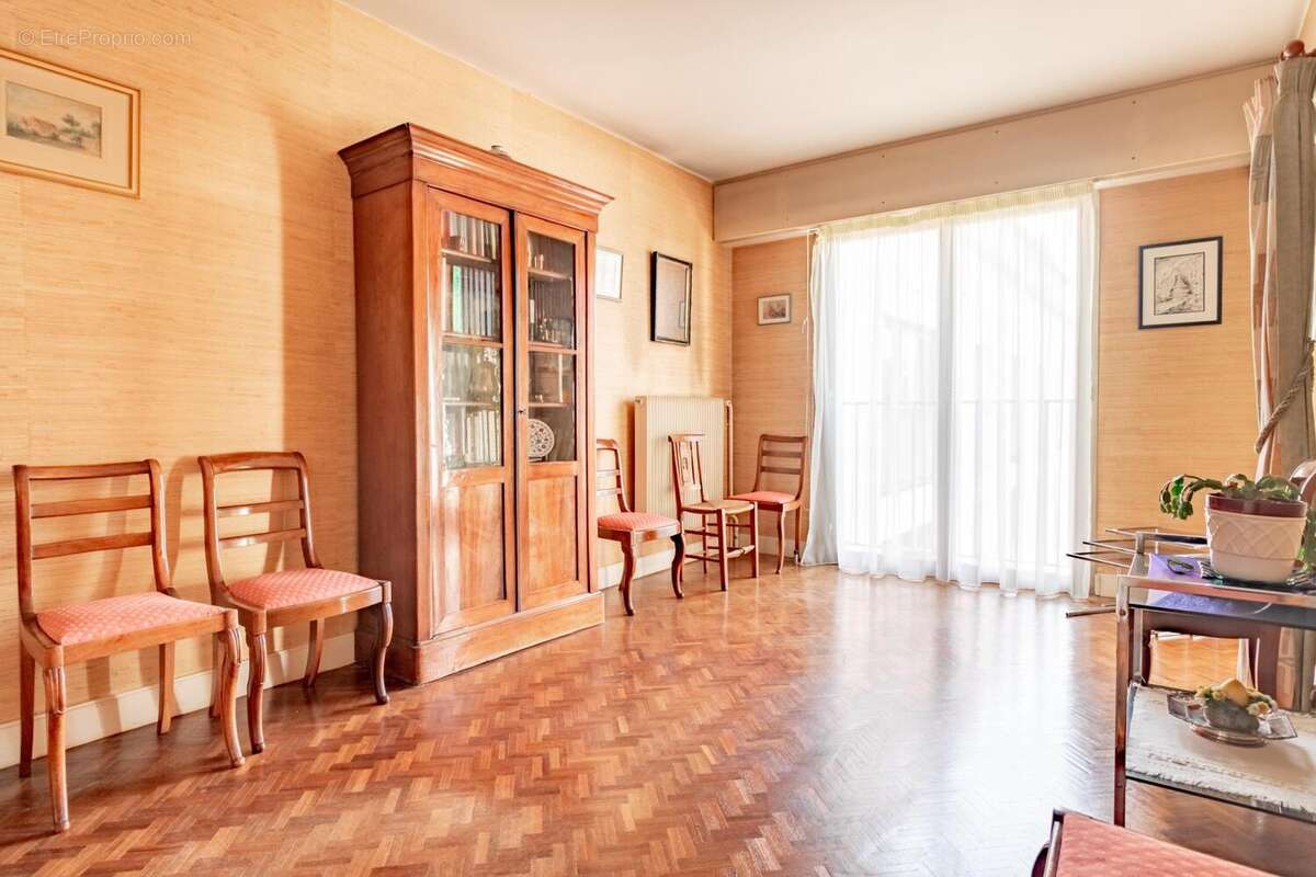 Photo 9 - Appartement à VERSAILLES