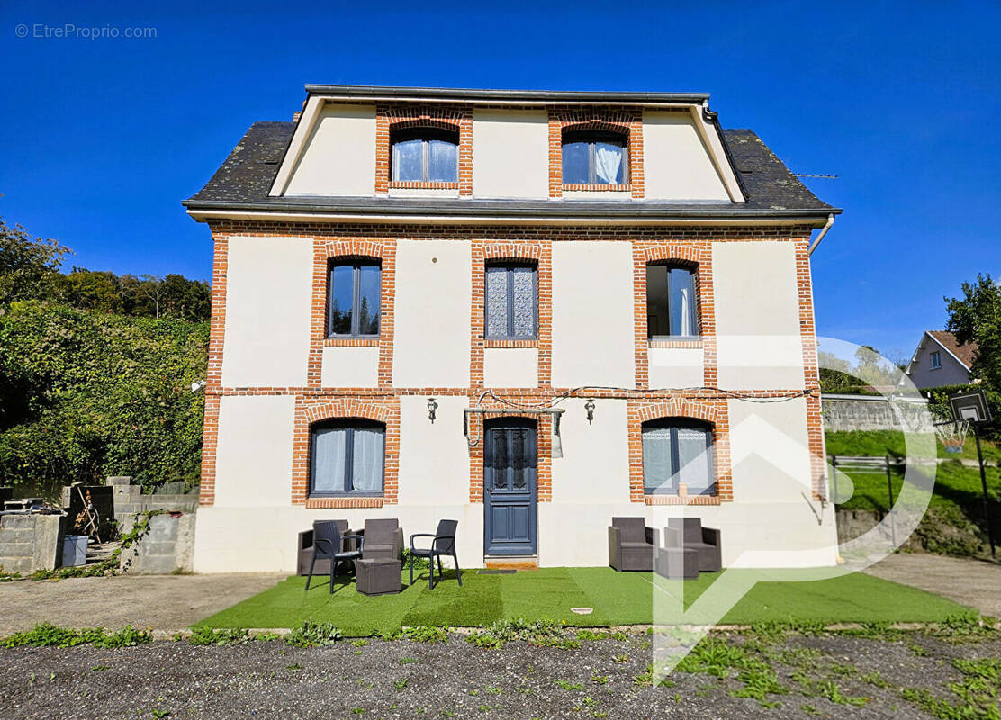 Maison à SAINT-AUBIN-LE-CAUF